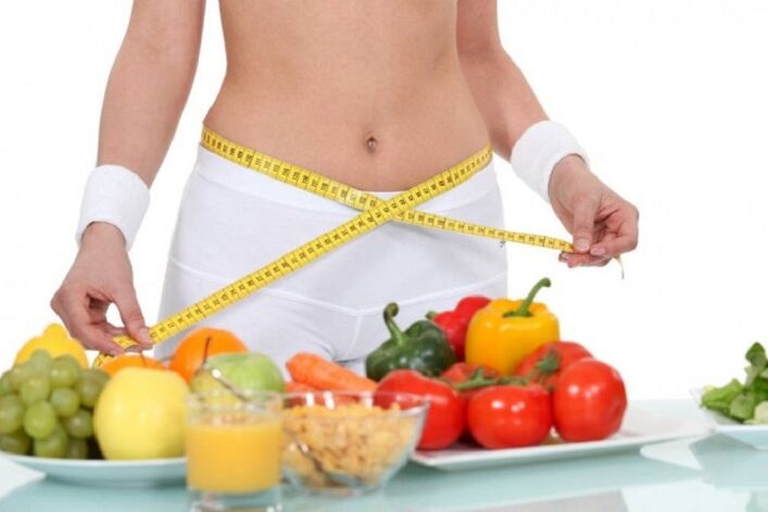 プロテインダイエットで体重を減らしながらウエストを測定する